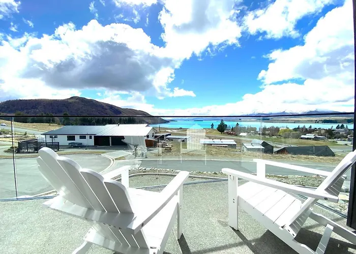 Galaxy Lakeview House