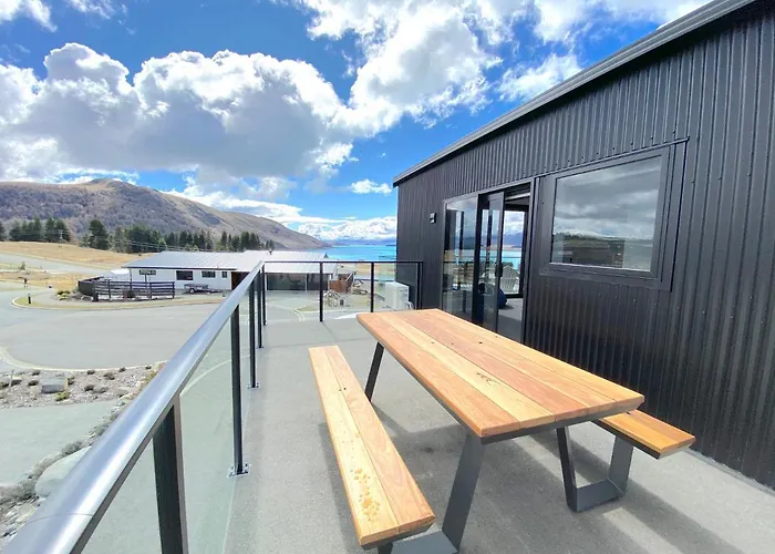 Galaxy Lakeview House